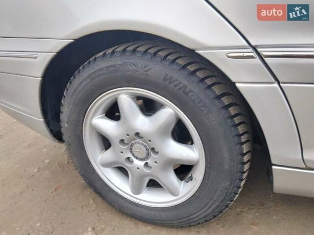 Сірий Мерседес Ц-Клас, об'ємом двигуна 2 л та пробігом 345 тис. км за 4800 $, фото 17 на Automoto.ua