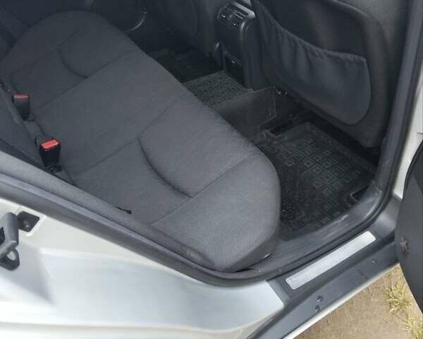 Сірий Мерседес Ц-Клас, об'ємом двигуна 2 л та пробігом 345 тис. км за 4800 $, фото 18 на Automoto.ua