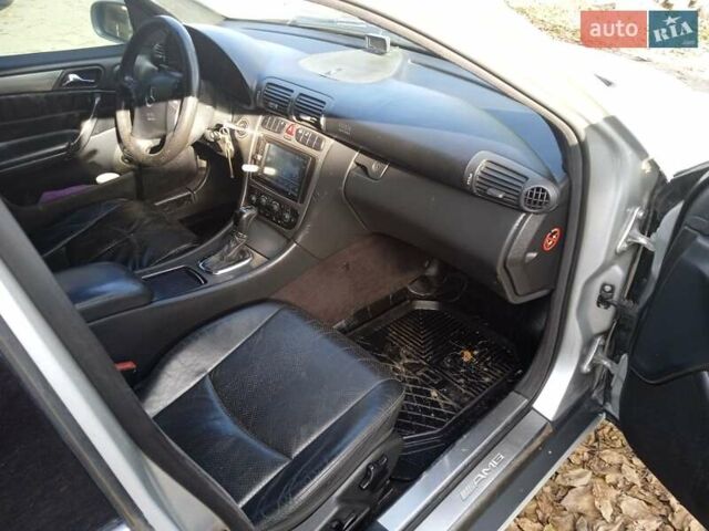 Серый Мерседес Ц-Класс, объемом двигателя 2.6 л и пробегом 406 тыс. км за 3750 $, фото 10 на Automoto.ua