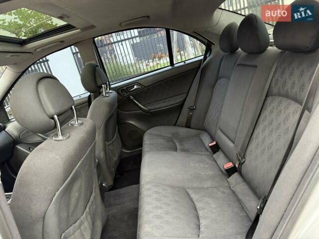 Серый Мерседес Ц-Класс, объемом двигателя 2.1 л и пробегом 319 тыс. км за 4500 $, фото 18 на Automoto.ua