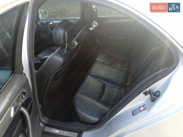 Серый Мерседес Ц-Класс, объемом двигателя 2.6 л и пробегом 406 тыс. км за 3750 $, фото 11 на Automoto.ua