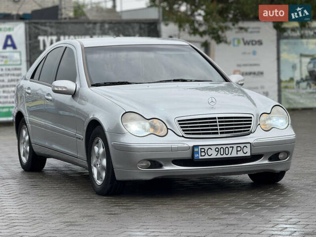 Сірий Мерседес Ц-Клас, об'ємом двигуна 2 л та пробігом 338 тис. км за 3850 $, фото 7 на Automoto.ua