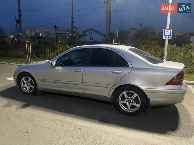 Сірий Мерседес Ц-Клас, об'ємом двигуна 2.15 л та пробігом 397 тис. км за 3300 $, фото 3 на Automoto.ua