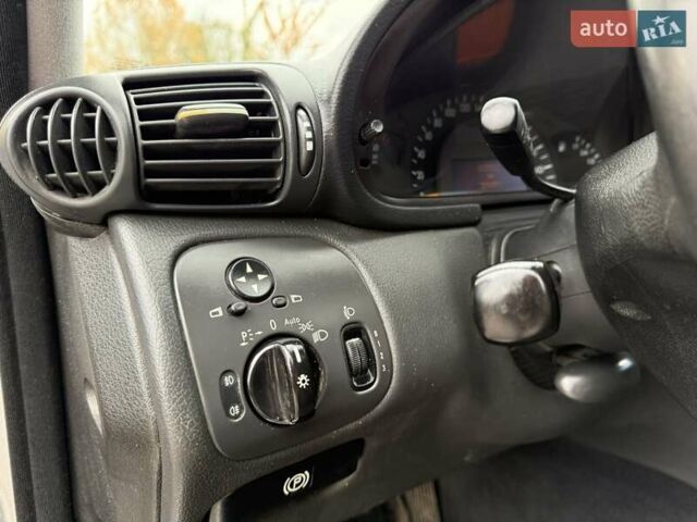 Серый Мерседес Ц-Класс, объемом двигателя 2.1 л и пробегом 319 тыс. км за 4500 $, фото 10 на Automoto.ua