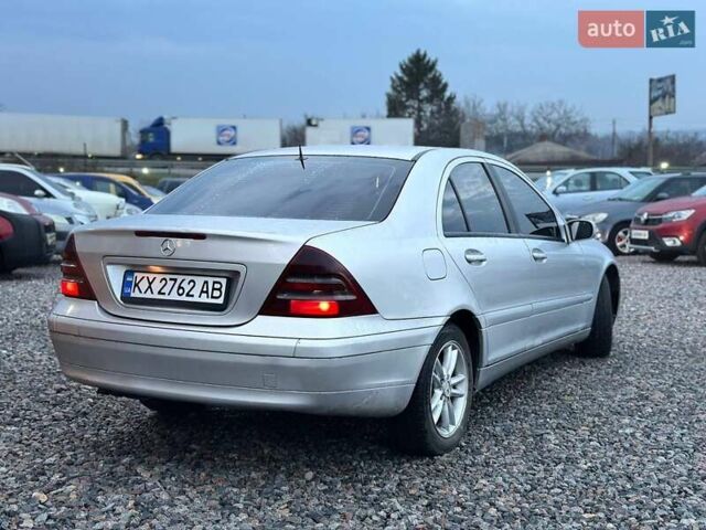 Серый Мерседес Ц-Класс, объемом двигателя 2.15 л и пробегом 320 тыс. км за 3800 $, фото 3 на Automoto.ua