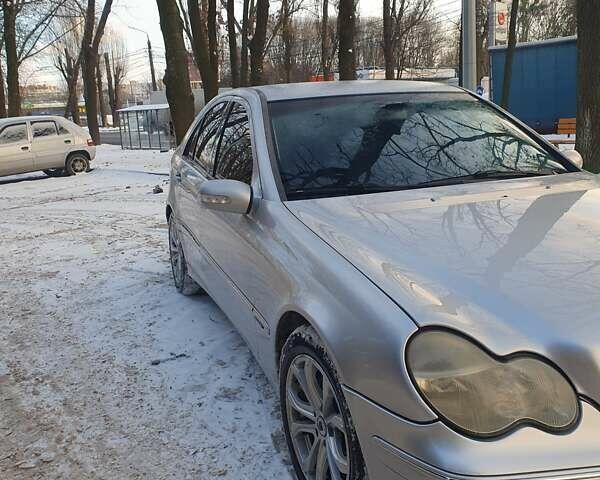 Сірий Мерседес Ц-Клас, об'ємом двигуна 2.69 л та пробігом 350 тис. км за 4500 $, фото 3 на Automoto.ua