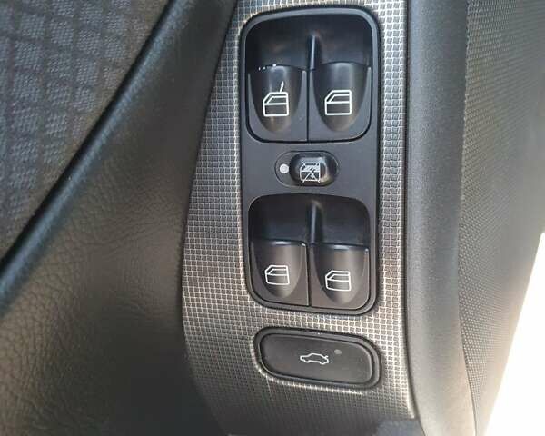 Сірий Мерседес Ц-Клас, об'ємом двигуна 2.69 л та пробігом 350 тис. км за 4500 $, фото 14 на Automoto.ua