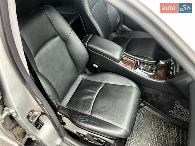 Серый Мерседес Ц-Класс, объемом двигателя 2 л и пробегом 200 тыс. км за 3800 $, фото 18 на Automoto.ua