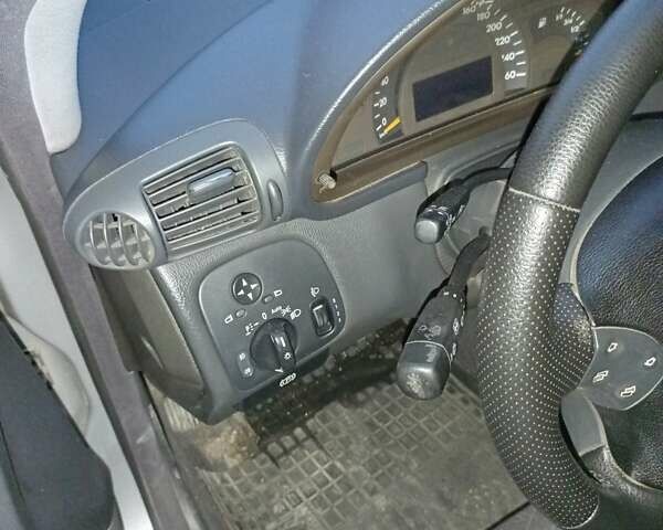 Серый Мерседес Ц-Класс, объемом двигателя 2.15 л и пробегом 402 тыс. км за 5100 $, фото 15 на Automoto.ua