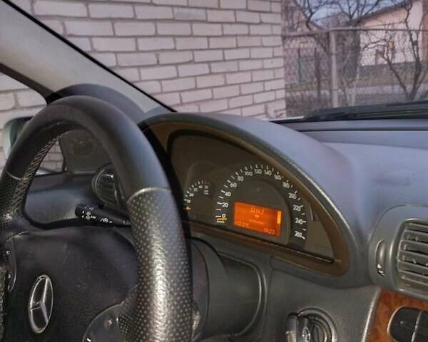 Серый Мерседес Ц-Класс, объемом двигателя 2.15 л и пробегом 402 тыс. км за 5100 $, фото 11 на Automoto.ua