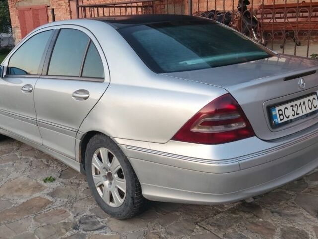 Серый Мерседес Ц-Класс, объемом двигателя 2.1 л и пробегом 450 тыс. км за 2950 $, фото 6 на Automoto.ua