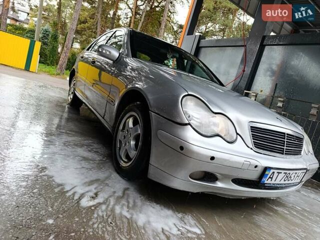 Мерседес Ц-Клас 2001 у Житомирі на Automoto.ua Сірий Мерседес Ц-Клас, об'ємом двигуна 2.15 л та пробігом 357 тис. км за 3450 $, фото 15 на Automoto.ua