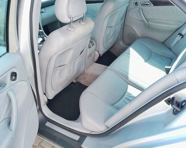 Серый Мерседес Ц-Класс, объемом двигателя 2.7 л и пробегом 163 тыс. км за 3200 $, фото 8 на Automoto.ua