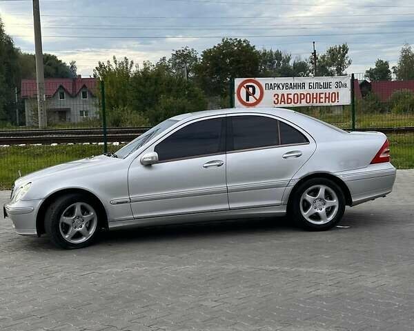 Серый Мерседес Ц-Класс, объемом двигателя 2 л и пробегом 280 тыс. км за 4600 $, фото 6 на Automoto.ua