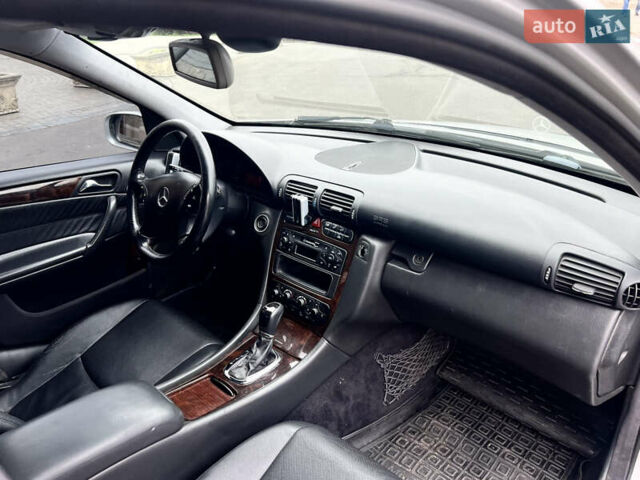 Серый Мерседес Ц-Класс, объемом двигателя 2 л и пробегом 200 тыс. км за 3800 $, фото 19 на Automoto.ua