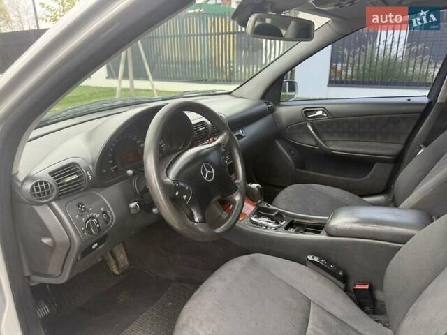 Серый Мерседес Ц-Класс, объемом двигателя 2.1 л и пробегом 319 тыс. км за 4500 $, фото 8 на Automoto.ua