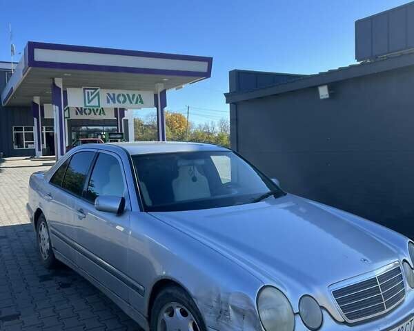 Мерседес Ц-Класс 2001 в Черновцах на Automoto.ua Серый Мерседес Ц-Класс, объемом двигателя 2.6 л и пробегом 300 тыс. км за 2300 $, фото 1 на Automoto.ua