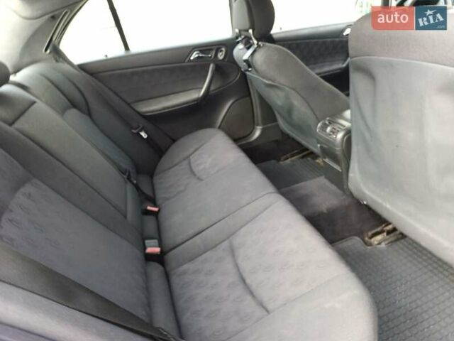 Мерседес Ц-Клас 2001 у Житомирі на Automoto.ua Сірий Мерседес Ц-Клас, об'ємом двигуна 2.15 л та пробігом 357 тис. км за 3450 $, фото 2 на Automoto.ua