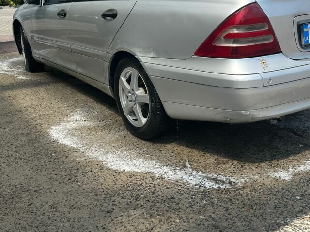 Сірий Мерседес Ц-Клас, об'ємом двигуна 1.8 л та пробігом 3 тис. км за 4000 $, фото 2 на Automoto.ua