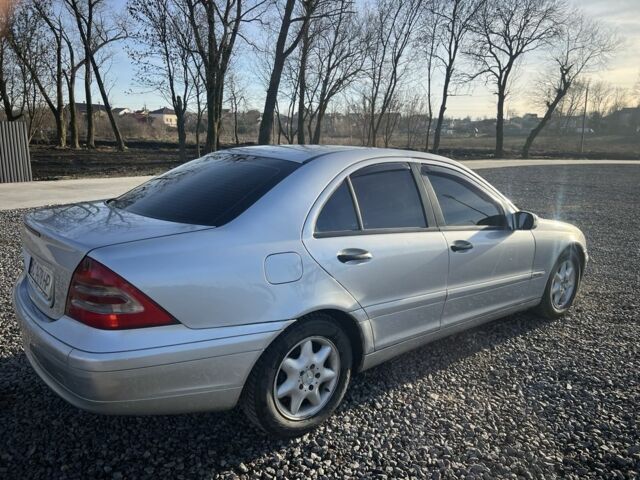 Серый Мерседес Ц-Класс, объемом двигателя 2.1 л и пробегом 340 тыс. км за 4400 $, фото 4 на Automoto.ua