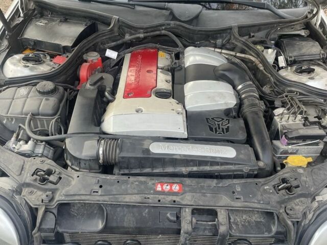 Серый Мерседес Ц-Класс, объемом двигателя 2 л и пробегом 320 тыс. км за 4300 $, фото 4 на Automoto.ua