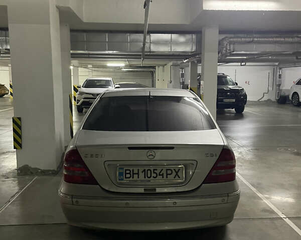 Сірий Мерседес Ц-Клас, об'ємом двигуна 2.15 л та пробігом 279 тис. км за 4600 $, фото 2 на Automoto.ua