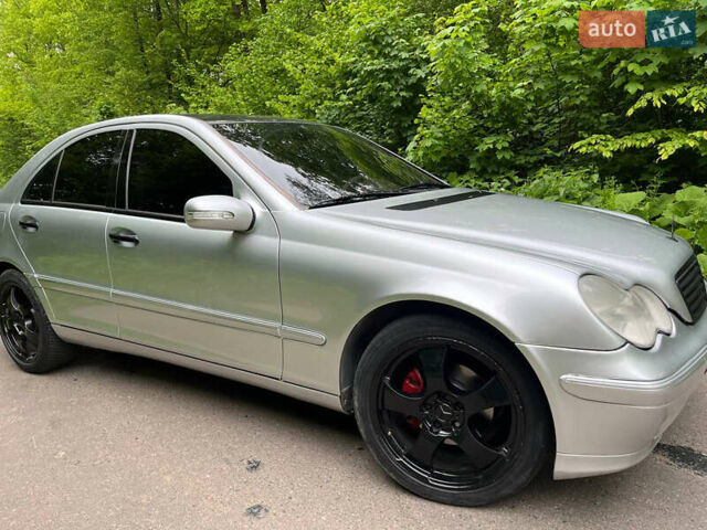 Сірий Мерседес Ц-Клас, об'ємом двигуна 2 л та пробігом 230 тис. км за 4600 $, фото 5 на Automoto.ua