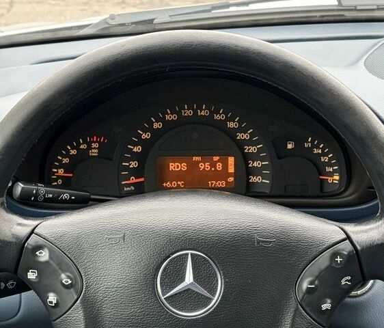 Сірий Мерседес Ц-Клас, об'ємом двигуна 2.2 л та пробігом 300 тис. км за 3100 $, фото 14 на Automoto.ua