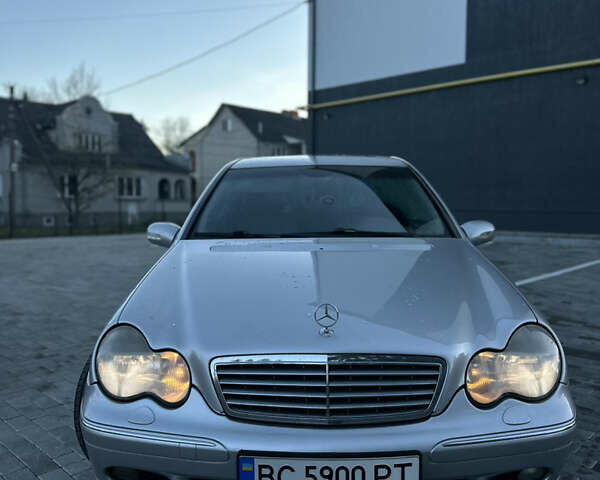 Сірий Мерседес Ц-Клас, об'ємом двигуна 2.69 л та пробігом 296 тис. км за 4200 $, фото 11 на Automoto.ua