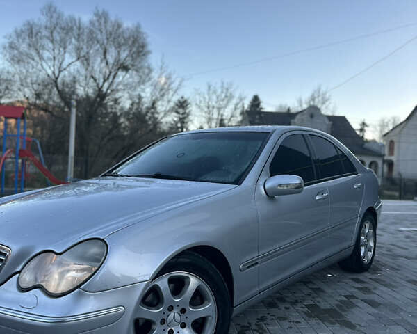 Сірий Мерседес Ц-Клас, об'ємом двигуна 2.69 л та пробігом 296 тис. км за 4200 $, фото 10 на Automoto.ua