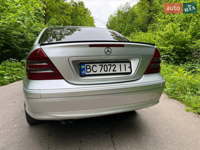 Сірий Мерседес Ц-Клас, об'ємом двигуна 2 л та пробігом 230 тис. км за 4600 $, фото 4 на Automoto.ua