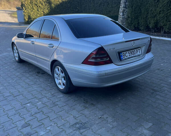 Сірий Мерседес Ц-Клас, об'ємом двигуна 2.69 л та пробігом 300 тис. км за 4900 $, фото 5 на Automoto.ua