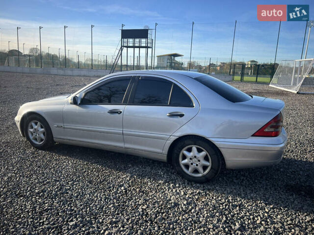 Серый Мерседес Ц-Класс, объемом двигателя 2.2 л и пробегом 340 тыс. км за 4400 $, фото 8 на Automoto.ua