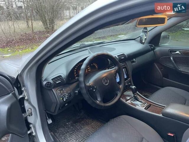 Сірий Мерседес Ц-Клас, об'ємом двигуна 2.1 л та пробігом 350 тис. км за 4200 $, фото 4 на Automoto.ua
