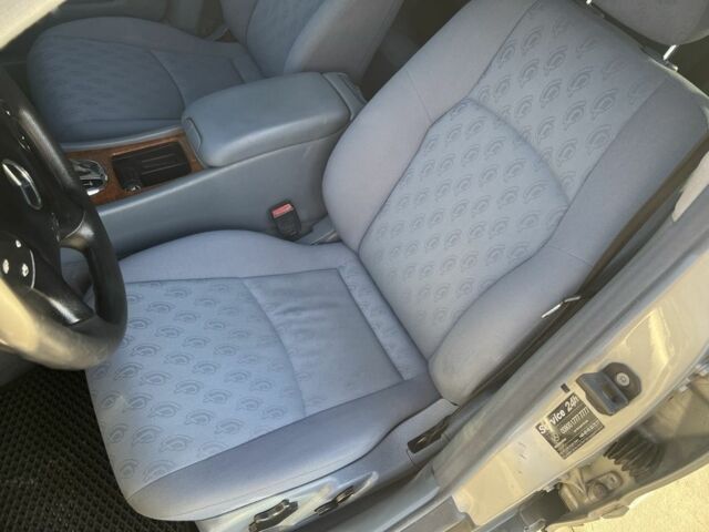 Серый Мерседес Ц-Класс, объемом двигателя 2.1 л и пробегом 340 тыс. км за 4400 $, фото 6 на Automoto.ua