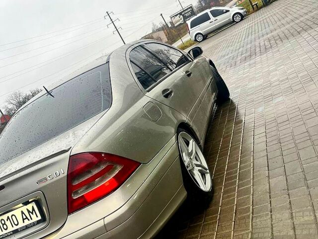 Сірий Мерседес Ц-Клас, об'ємом двигуна 2.1 л та пробігом 0 тис. км за 5000 $, фото 2 на Automoto.ua