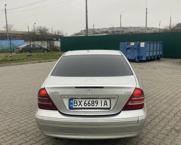Серый Мерседес Ц-Класс, объемом двигателя 2.2 л и пробегом 340 тыс. км за 4200 $, фото 3 на Automoto.ua