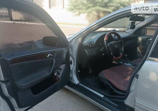 Сірий Мерседес Ц-Клас, об'ємом двигуна 0 л та пробігом 381 тис. км за 5300 $, фото 13 на Automoto.ua