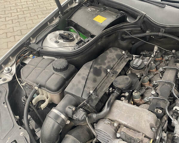 Серый Мерседес Ц-Класс, объемом двигателя 2.2 л и пробегом 340 тыс. км за 4200 $, фото 18 на Automoto.ua