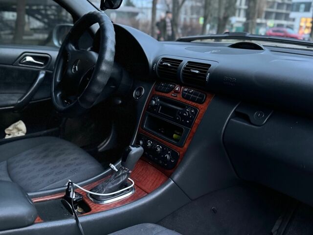 Сірий Мерседес Ц-Клас, об'ємом двигуна 1.8 л та пробігом 3 тис. км за 4000 $, фото 7 на Automoto.ua