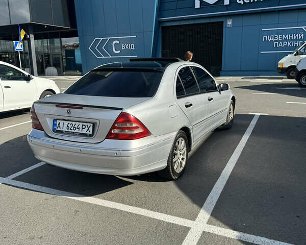 Серый Мерседес Ц-Класс, объемом двигателя 2 л и пробегом 400 тыс. км за 5000 $, фото 5 на Automoto.ua