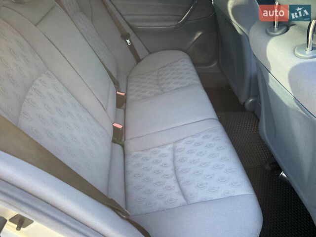 Серый Мерседес Ц-Класс, объемом двигателя 2.2 л и пробегом 340 тыс. км за 4400 $, фото 17 на Automoto.ua