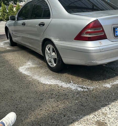 Сірий Мерседес Ц-Клас, об'ємом двигуна 1.8 л та пробігом 290 тис. км за 5200 $, фото 4 на Automoto.ua