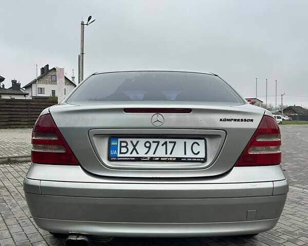 Серый Мерседес Ц-Класс, объемом двигателя 1.8 л и пробегом 325 тыс. км за 4400 $, фото 12 на Automoto.ua