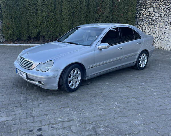 Сірий Мерседес Ц-Клас, об'ємом двигуна 2.69 л та пробігом 300 тис. км за 4900 $, фото 1 на Automoto.ua
