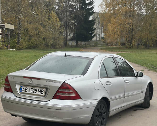 Серый Мерседес Ц-Класс, объемом двигателя 1.8 л и пробегом 350 тыс. км за 3000 $, фото 1 на Automoto.ua