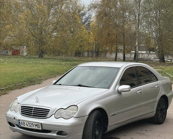 Серый Мерседес Ц-Класс, объемом двигателя 1.8 л и пробегом 350 тыс. км за 3000 $, фото 4 на Automoto.ua