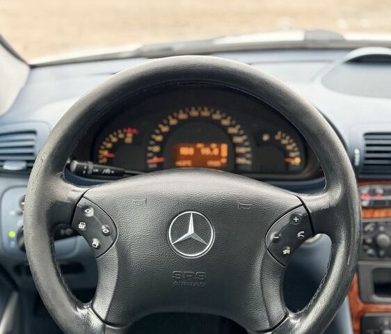 Сірий Мерседес Ц-Клас, об'ємом двигуна 2.2 л та пробігом 300 тис. км за 3100 $, фото 13 на Automoto.ua