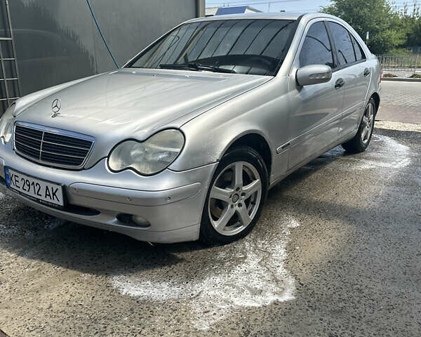 Сірий Мерседес Ц-Клас, об'ємом двигуна 1.8 л та пробігом 290 тис. км за 5200 $, фото 5 на Automoto.ua