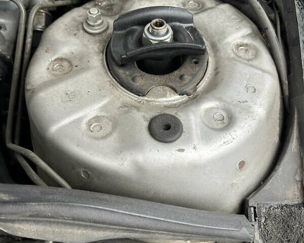 Сірий Мерседес Ц-Клас, об'ємом двигуна 2 л та пробігом 260 тис. км за 4550 $, фото 12 на Automoto.ua